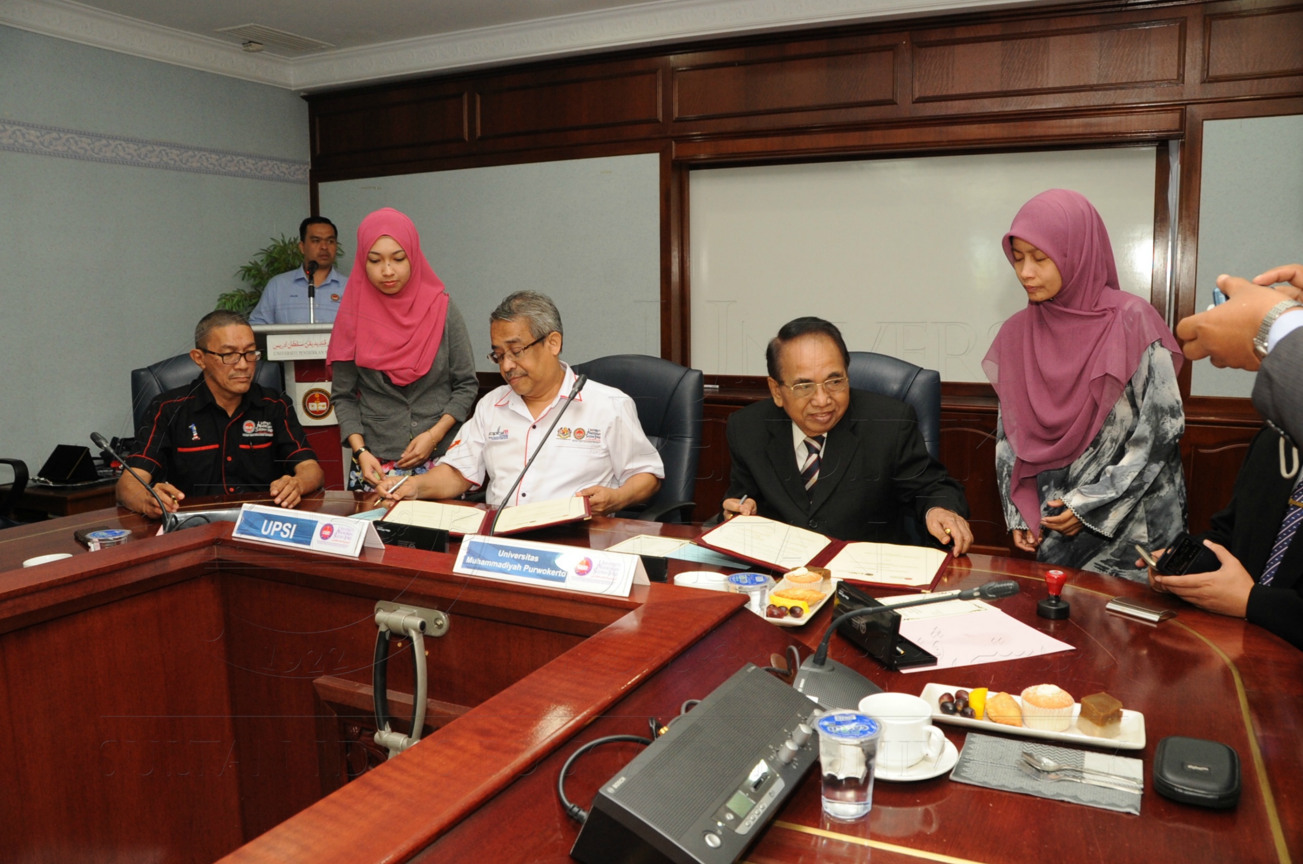 PRO16 6 Mou HAS 7869